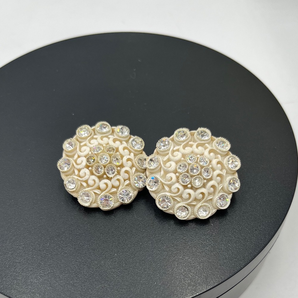 Featherweight Vintage Wedding Cake Carved Off White Celluloid Clip on‎ Earrings